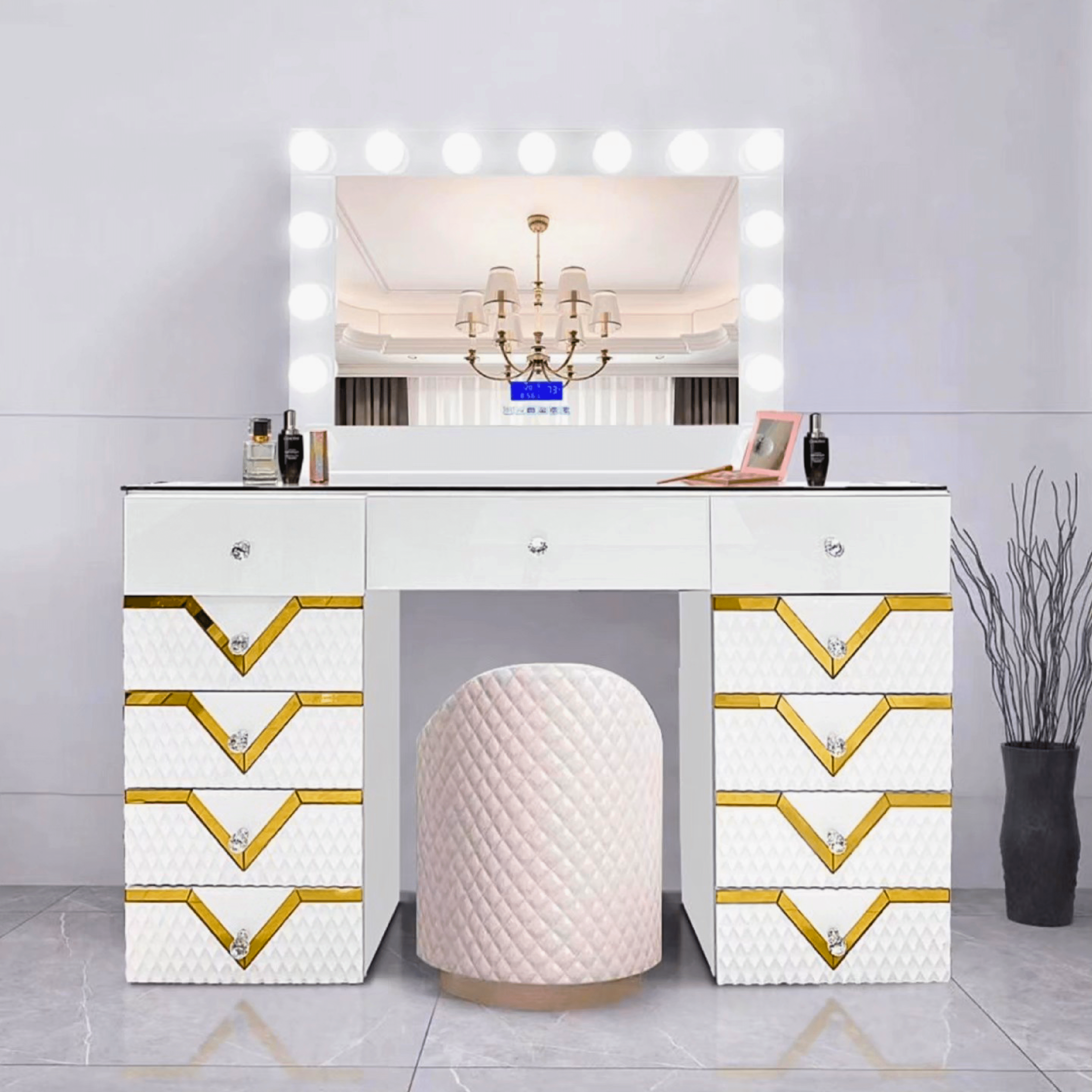 Vegas Diamond Hollywood Vanity Station